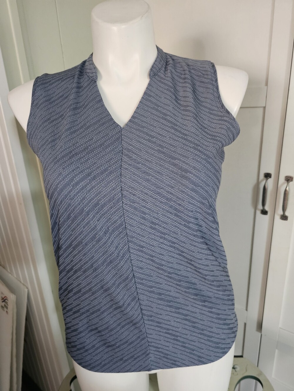 Slazenger Womens L Sleeveless Golf Shirt Blue Gray V Neck Athletic Top